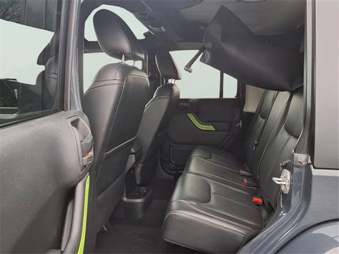 Used 2017 Jeep Wrangler Unlimited Sahara w/ Connectivity Group image 21