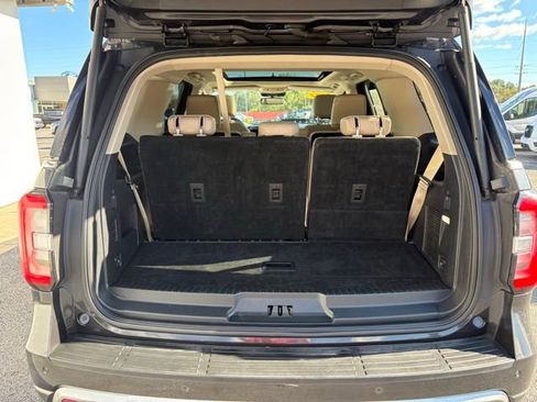 Used 2024 Ford Expedition Limited image 39