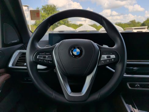 Used 2025 BMW X5 xDrive40i AWD/4WD image 23