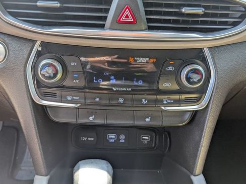 Used 2019 Hyundai Santa Fe SEL FWD image 21