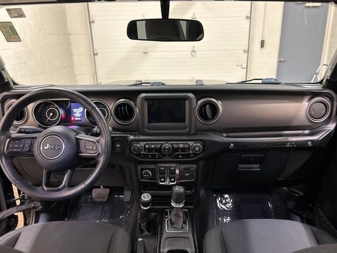 Used 2022 Jeep Wrangler Sport AWD/4WD image 14