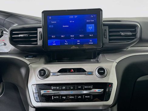 Used 2022 Ford Explorer XLT image 13