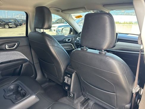 Used 2022 Jeep Compass Latitude image 14