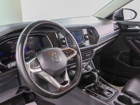 Used 2024 Volkswagen Jetta SE w/ Panoramic Sunroof Package image 23