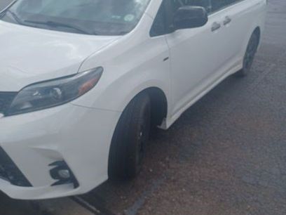 Used 2020 Toyota Sienna SE Premium w/ Nightshade Edition