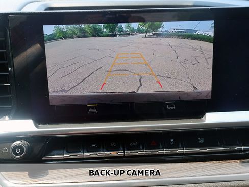 Used 2023 Chevrolet Silverado 1500 RST AWD/4WD image 4