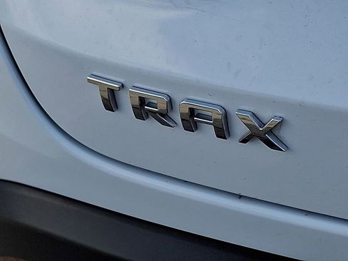 Used 2024 Chevrolet Trax LS w/ LS Convenience Package image 30