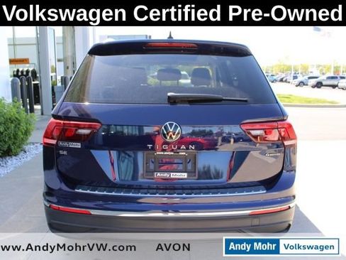 Used 2023 Volkswagen Tiguan SE w/ Panoramic Sunroof Package AWD/4WD image 7