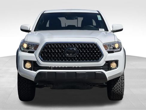 Certified 2018 Toyota Tacoma TRD Off-Road AWD/4WD image 8