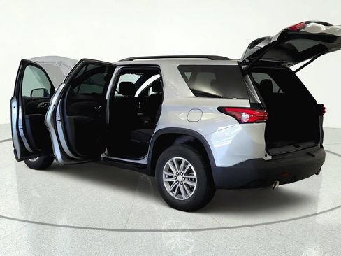 Used 2023 Chevrolet Traverse LT FWD image 10