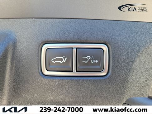 Certified 2025 Kia Sorento SX Prestige AWD/4WD image 12