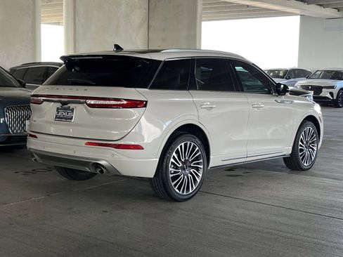 Used 2022 Lincoln Corsair Reserve w/ Equipment Group 201A image 6