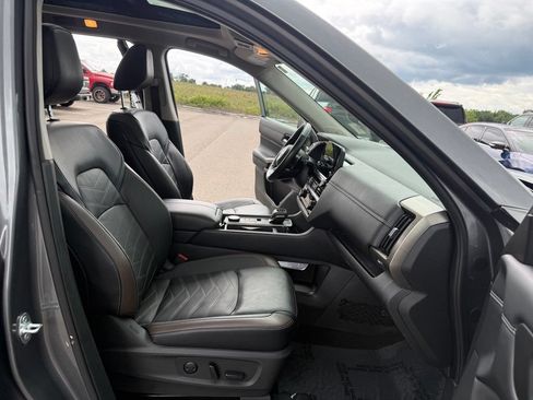 Used 2023 Nissan Pathfinder Platinum AWD/4WD image 20