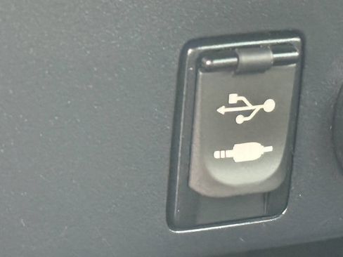 Used 2016 Toyota RAV4 LE image 11