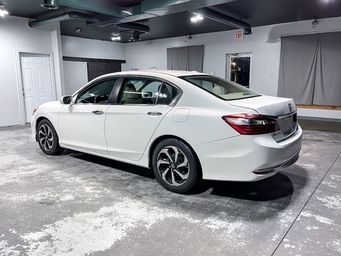 Used 2016 Honda Accord EX-L image 6