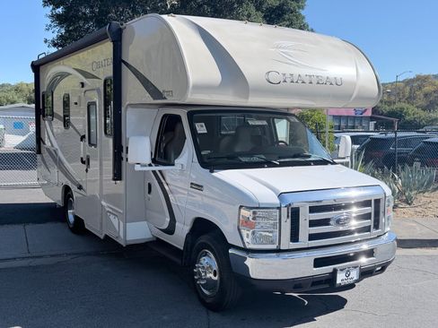 Used 2017 Ford E-450 and Econoline 450 Super Duty w/ Motorhome Prep Package RWD image 4