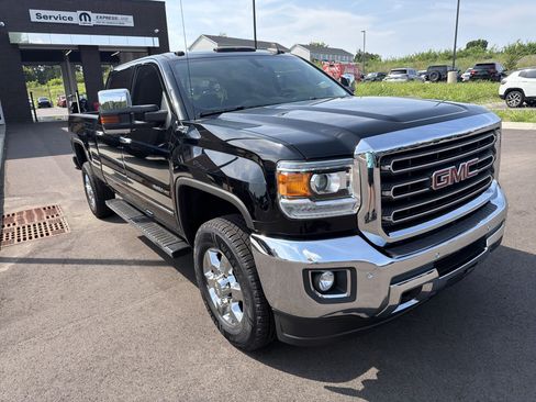 Used 2019 GMC Sierra 2500 SLT AWD/4WD image 6