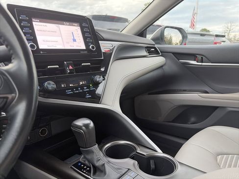 Used 2023 Toyota Camry SE image 20