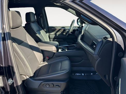 Used 2025 Chevrolet Tahoe Premier image 15