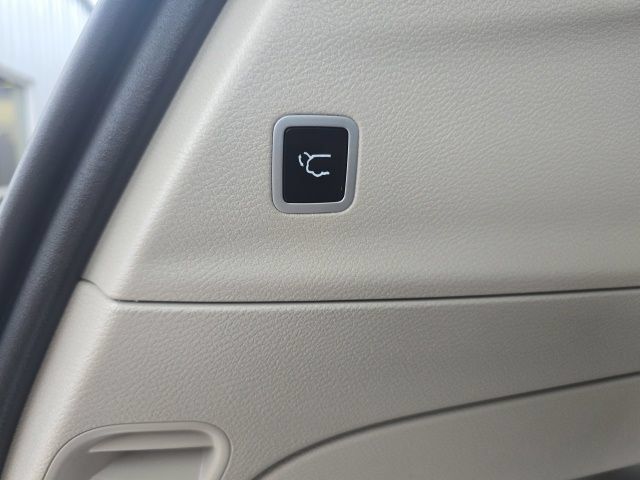 Used 2019 Chrysler Pacifica Touring-L w/ Advanced Safetytec Group FWD image 12