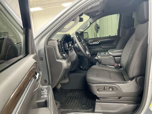 Used 2024 Chevrolet Silverado 1500 LT AWD/4WD image 20