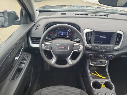 Used 2023 GMC Terrain SLE w/ Driver Convenience Package image 12
