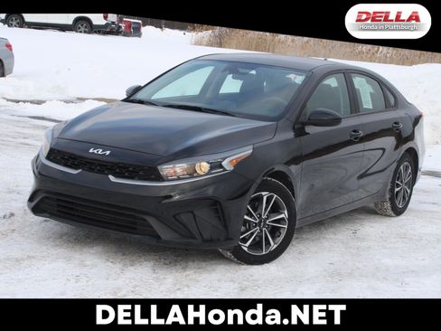 Used 2023 Kia Forte LXS image 1