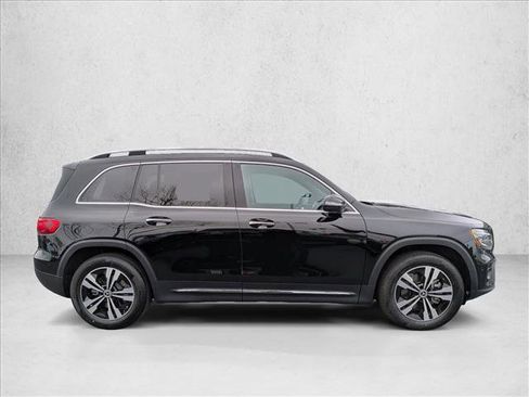 Certified 2025 Mercedes-Benz GLB 250 4MATIC image 4