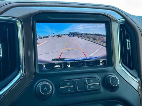 Used 2021 Chevrolet Silverado 1500 High Country image 31