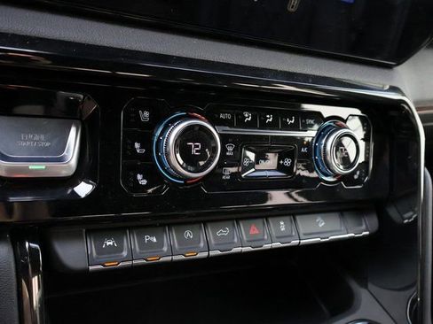 New 2025 GMC Sierra 1500 AT4 w/ AT4 Premium Package AWD/4WD image 33