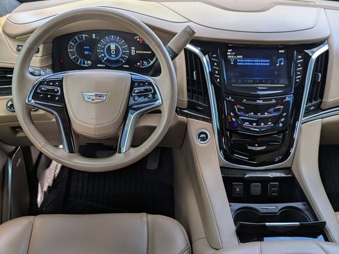 Used 2020 Cadillac Escalade Platinum AWD/4WD image 19