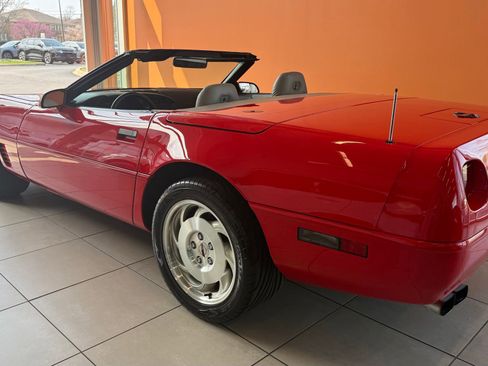 Used 1996 Chevrolet Corvette Convertible RWD image 65