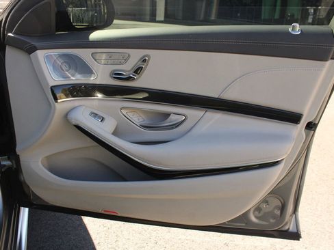 Used 2014 Mercedes-Benz S 63 AMG 4MATIC Sedan w/ Rear Seat Package image 33