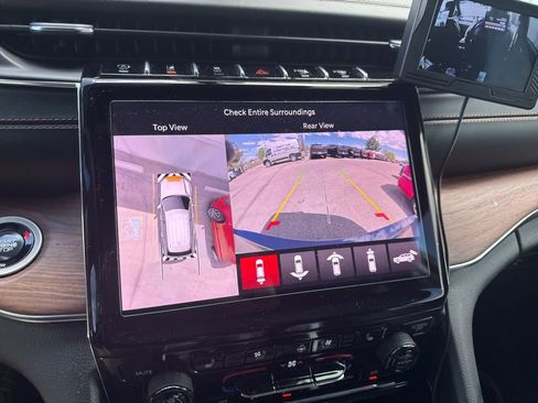 Used 2025 Jeep Grand Cherokee L Summit w/ Obsidian Package image 15