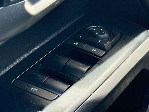 Used 2025 Toyota Tacoma TRD Off-Road AWD/4WD image 17