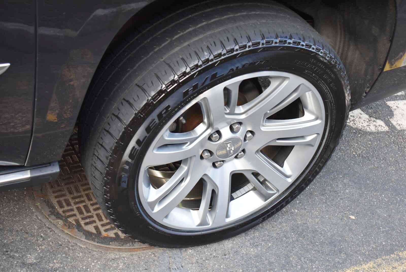 Used 2016 Cadillac Escalade ESV Premium AWD/4WD image 40