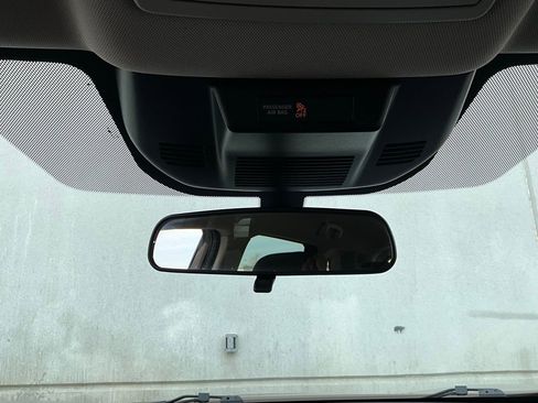 Used 2025 Nissan Rogue SV image 18