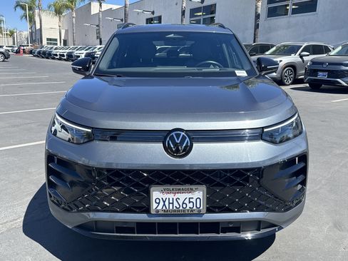 Used 2026 Volkswagen Tiguan SE R-Line FWD image 3