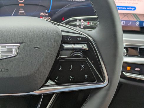 New 2025 Cadillac Lyriq Luxury image 21