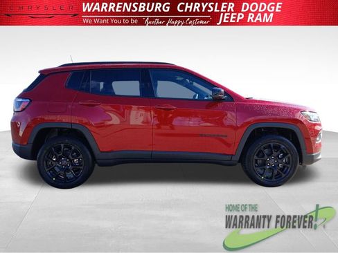 New 2026 Jeep Compass Latitude image 2