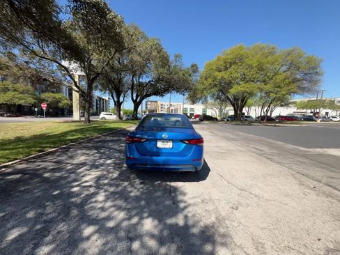 Used 2025 Nissan Sentra SV FWD image 16