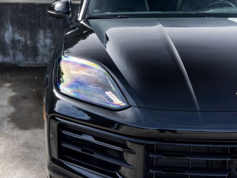 Certified 2025 Porsche Cayenne image 14