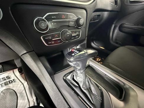 Used 2019 Dodge Charger SXT w/ Blacktop Package RWD image 33
