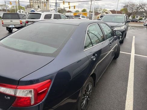 Used 2014 Toyota Camry LE image 6