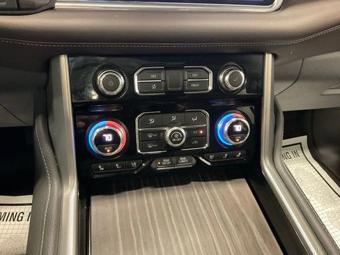 Used 2021 GMC Yukon XL Denali w/ Denali Ultimate Package AWD/4WD image 23