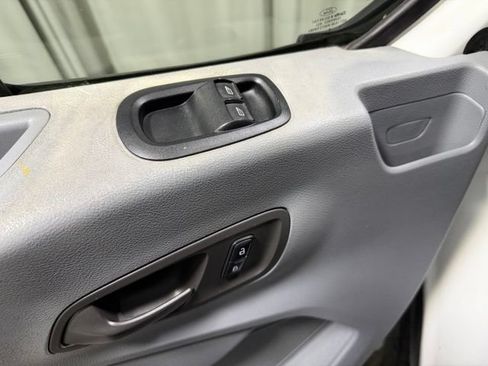 Used 2015 Ford Transit 250 130 Low Roof RWD image 19