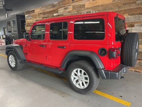 Used 2023 Jeep Wrangler Unlimited Sport w/ Sun And Sound Package AWD/4WD image 6