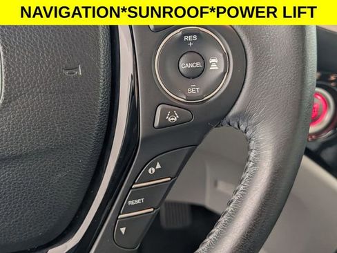 Used 2018 Honda Pilot Touring image 18