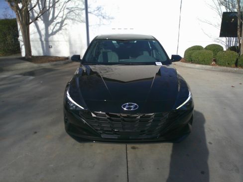 Used 2023 Hyundai Elantra SEL w/ Convenience Package image 5