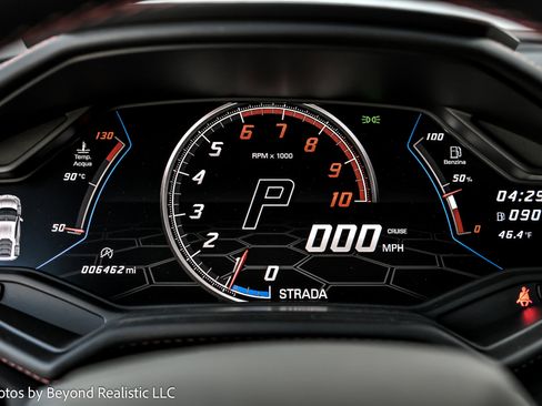 Used 2021 Lamborghini Huracan EVO image 34